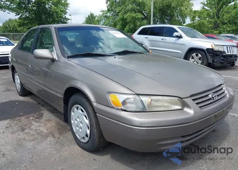 1999 Toyota Camry Le from USA, damaged, VIN 4T1BG22K5XU571948